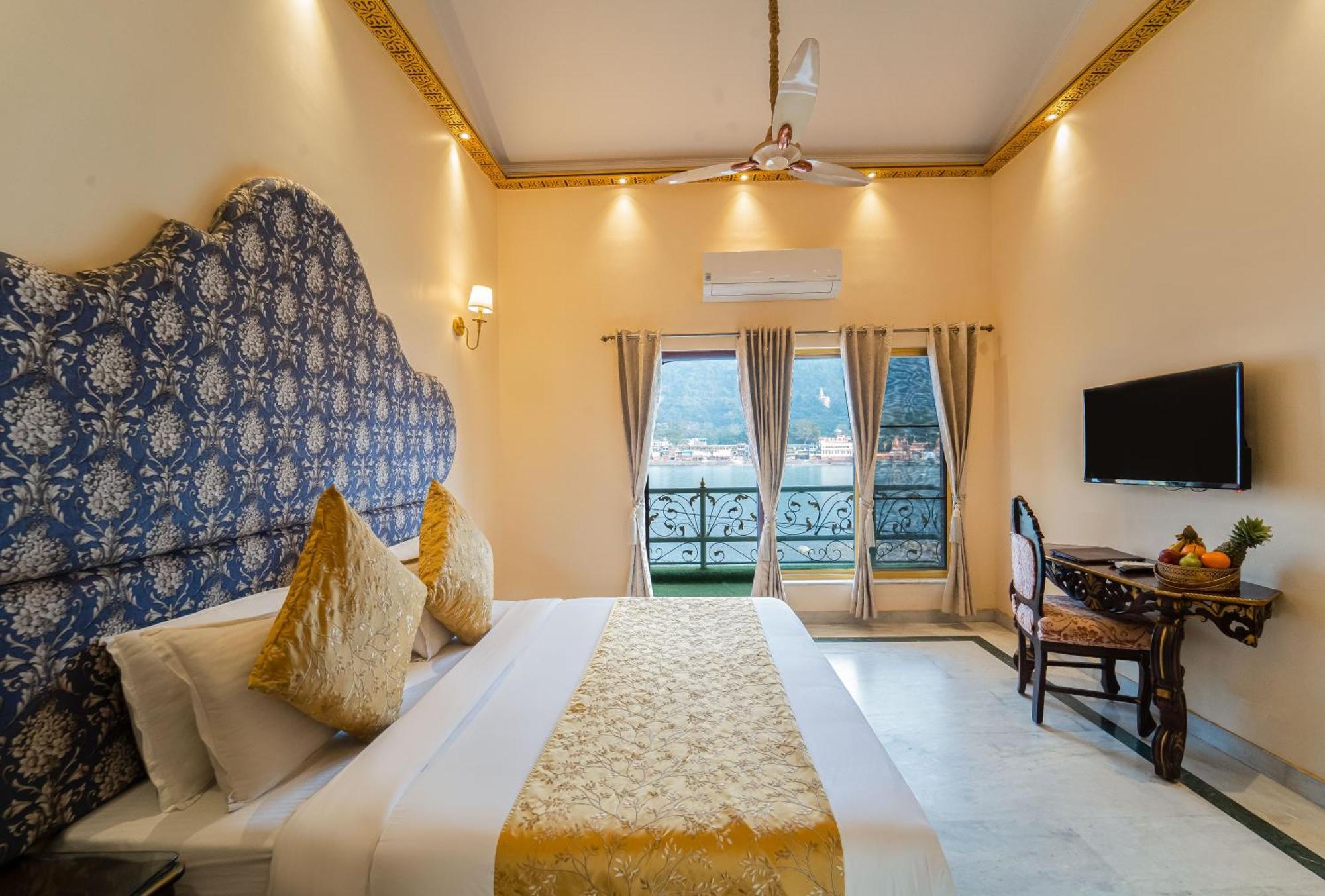 The Neeraj Ganga Heritage Palace Rishikesh Exterior photo