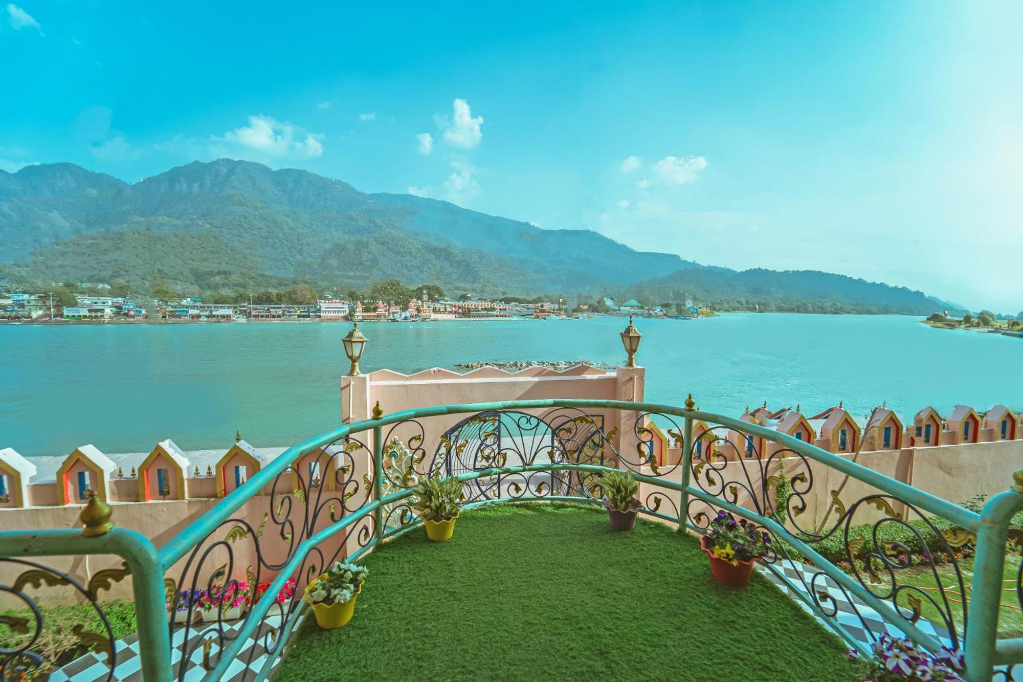 The Neeraj Ganga Heritage Palace Rishikesh Exterior photo